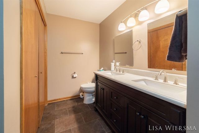 11967 Willow Wood Lane, Holland, MI 49424