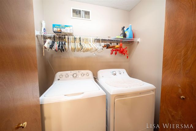 11967 Willow Wood Lane, Holland, MI 49424