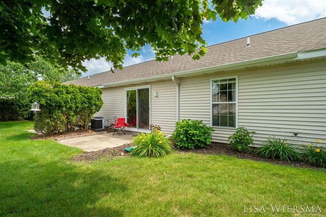 11967 Willow Wood Lane, Holland, MI 49424