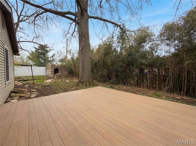 569 Lodge Drive, St Louis, MO 63126