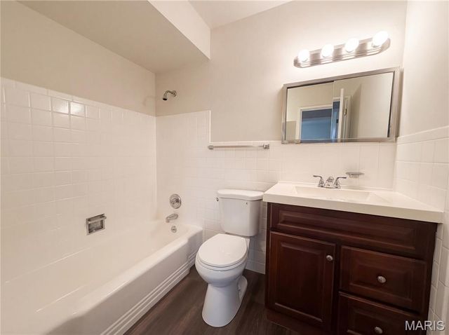 569 Lodge Drive, St Louis, MO 63126