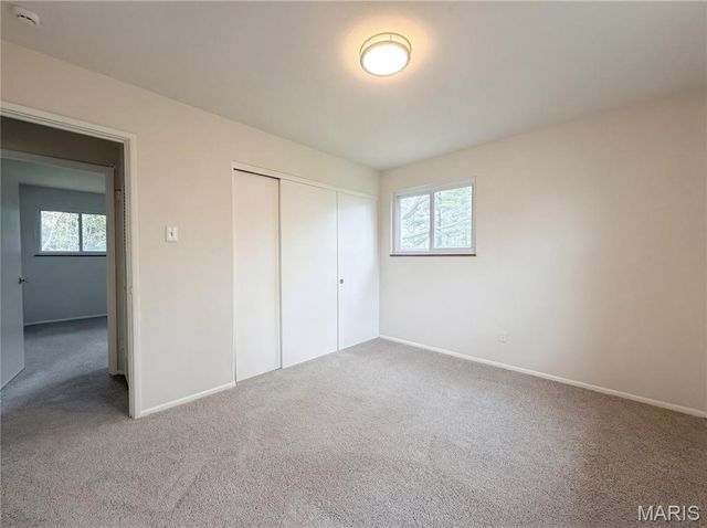 569 Lodge Drive, St Louis, MO 63126