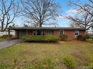 569 Lodge Drive, St Louis, MO 63126