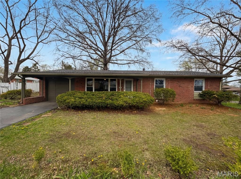 569 Lodge Drive, St Louis, MO 63126
