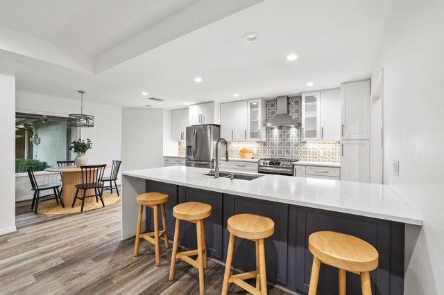 7668 La Cosa Drive, Dallas, TX 75248