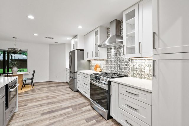 7668 La Cosa Drive, Dallas, TX 75248