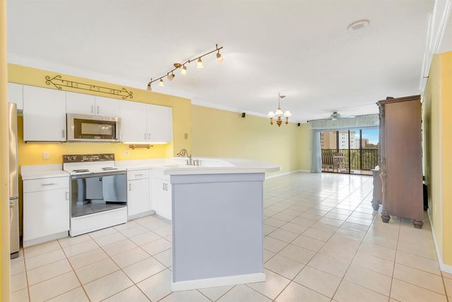 2334 S Cypress Bend Drive 602, Pompano Beach, FL 33069