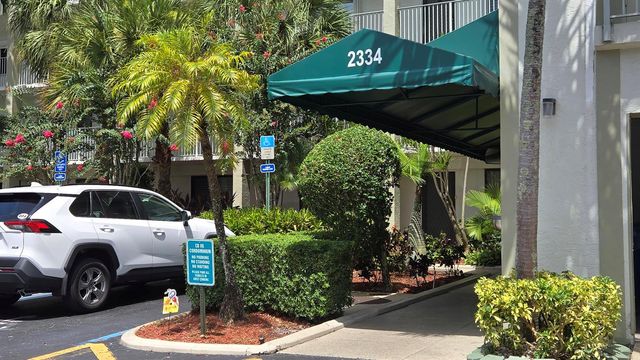 2334 S Cypress Bend Drive 602, Pompano Beach, FL 33069