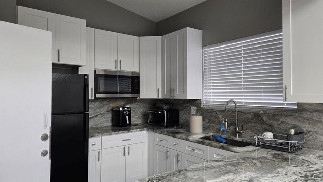 2334 S Cypress Bend Drive 602, Pompano Beach, FL 33069
