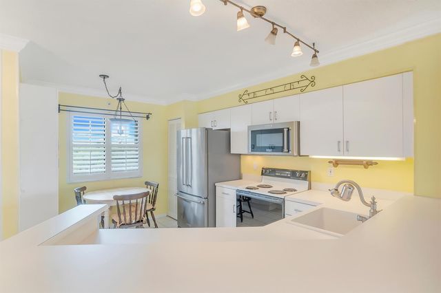 2334 S Cypress Bend Drive 602, Pompano Beach, FL 33069