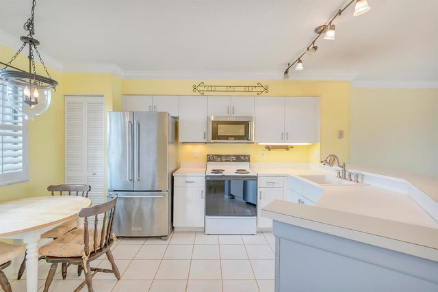 2334 S Cypress Bend Drive 602, Pompano Beach, FL 33069