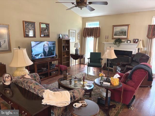 176 HEARTHSTONE DR, Berlin, NJ 08009