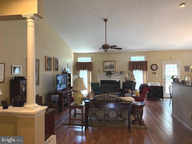 176 HEARTHSTONE DR, Berlin, NJ 08009