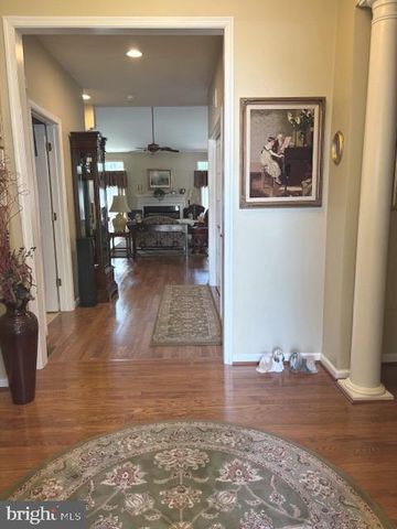 176 HEARTHSTONE DR, Berlin, NJ 08009