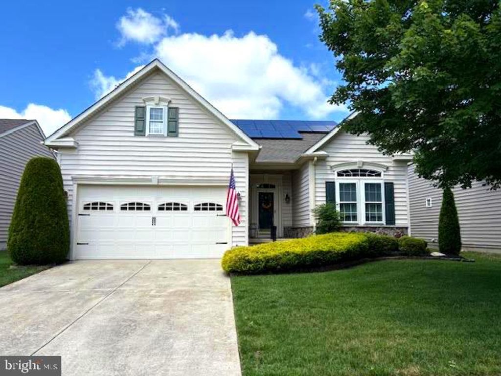 176 HEARTHSTONE DR, Berlin, NJ 08009