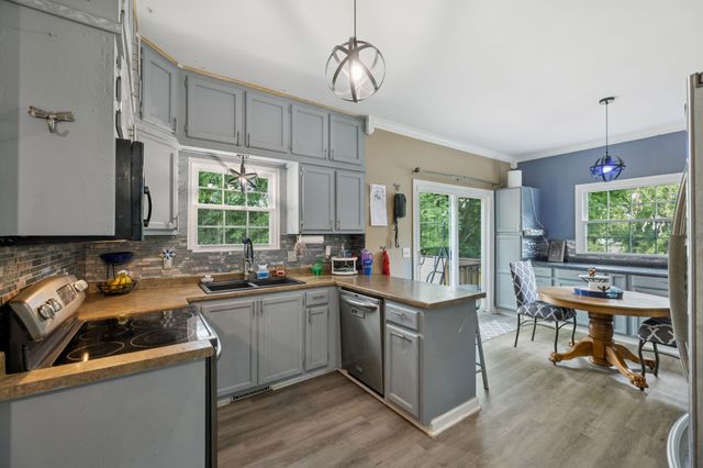 3404 Parkwood Ct, Hermitage, TN 37076