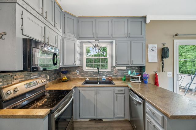 3404 Parkwood Ct, Hermitage, TN 37076