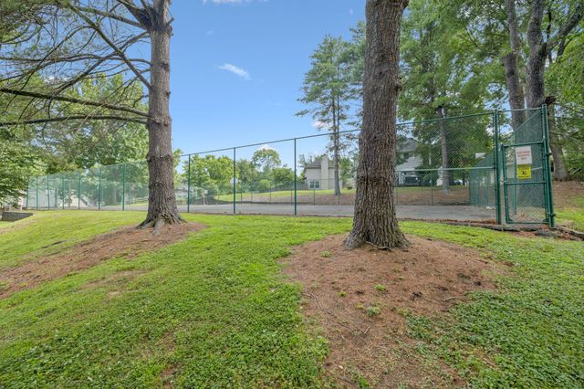 3404 Parkwood Ct, Hermitage, TN 37076