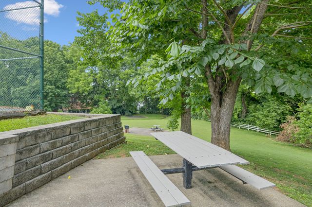 3404 Parkwood Ct, Hermitage, TN 37076