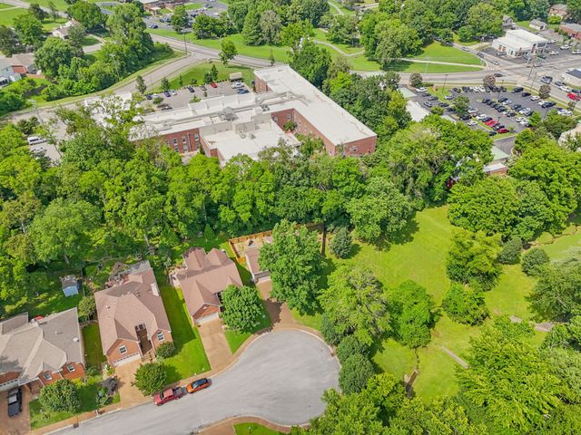 3404 Parkwood Ct, Hermitage, TN 37076
