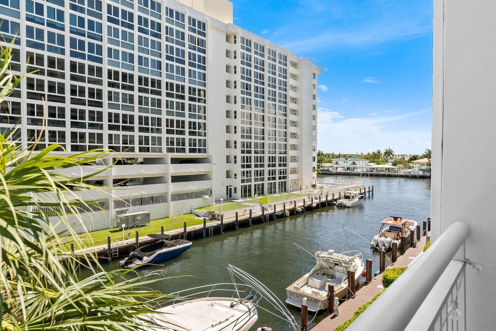 3100 NE 48th St 304, Fort Lauderdale, FL 33308