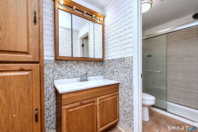 60 Heather Ridge 60, Shelton, CT 06484