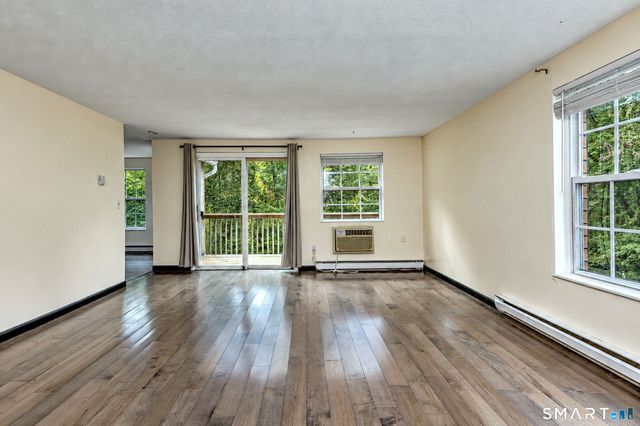 60 Heather Ridge 60, Shelton, CT 06484