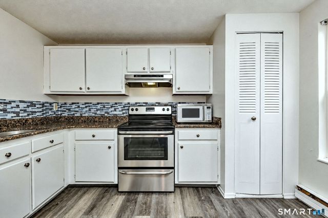 60 Heather Ridge 60, Shelton, CT 06484