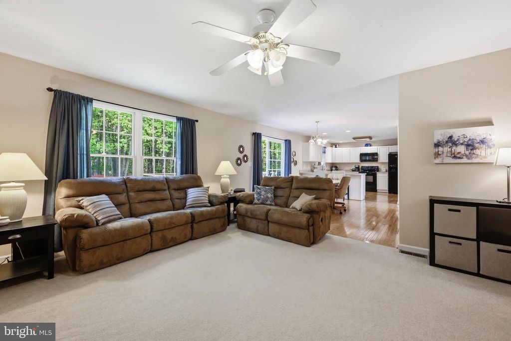 Image 19 of property listing at 112 RILIAN CT, Grasonville, MD 21638