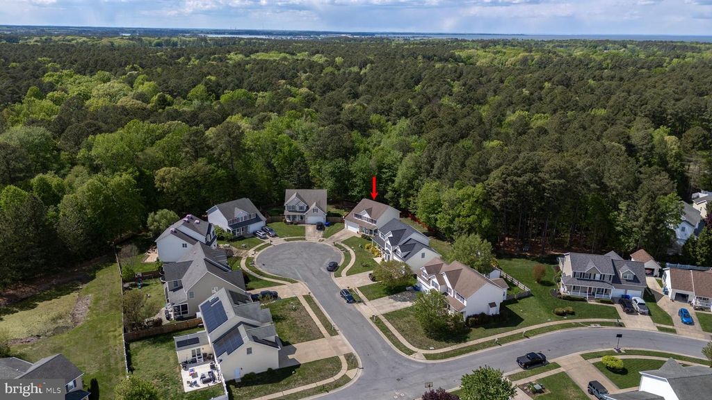 Image 3 of property listing at 112 RILIAN CT, Grasonville, MD 21638