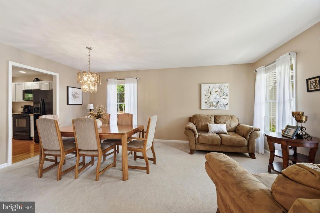 Image 9 of property listing at 112 RILIAN CT, Grasonville, MD 21638