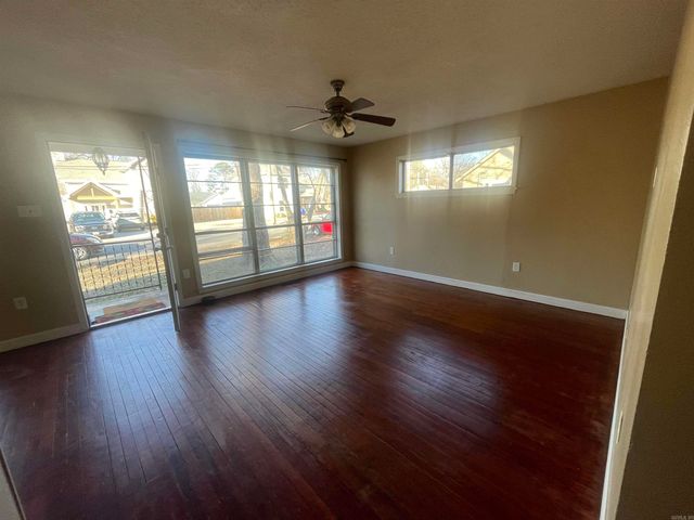 2005 Weems Street, Conway, AR 72034