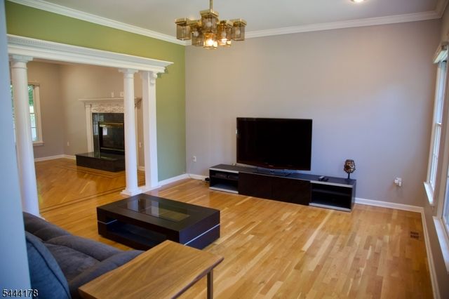 43 Cleveland Ave, East Hanover Twp., NJ 07936