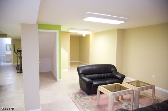 43 Cleveland Ave, East Hanover Twp., NJ 07936