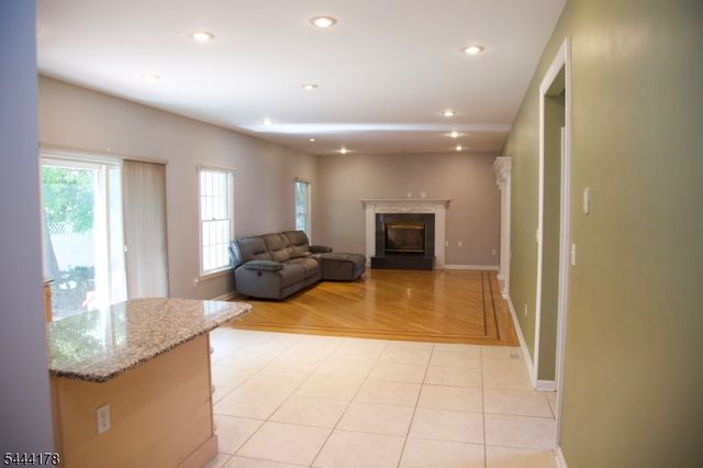 43 Cleveland Ave, East Hanover Twp., NJ 07936
