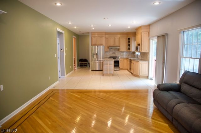 43 Cleveland Ave, East Hanover Twp., NJ 07936
