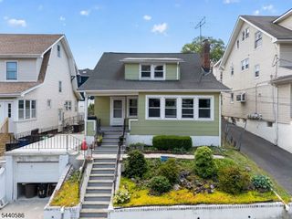 41 Berkeley Pl, Bloomfield Twp., NJ 07003