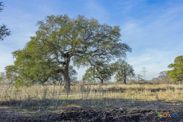600 River Road, Martindale, TX 78655