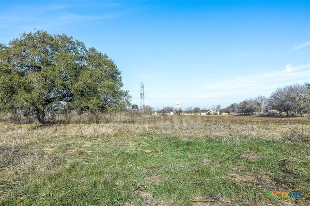 600 River Road, Martindale, TX 78655
