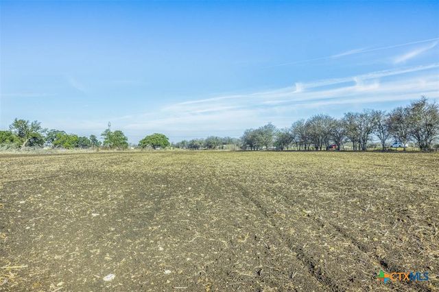 600 River Road, Martindale, TX 78655