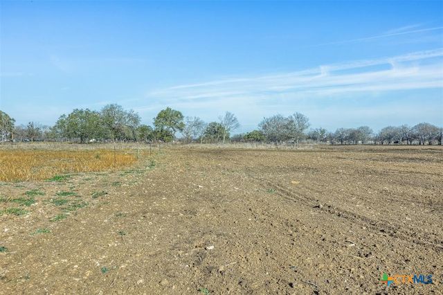 600 River Road, Martindale, TX 78655