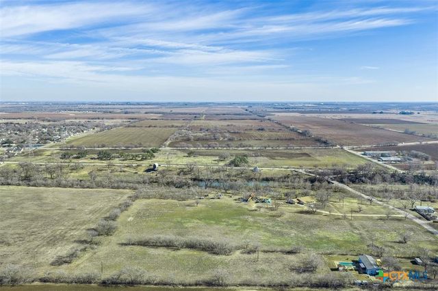 600 River Road, Martindale, TX 78655