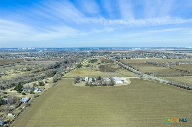 600 River Road, Martindale, TX 78655
