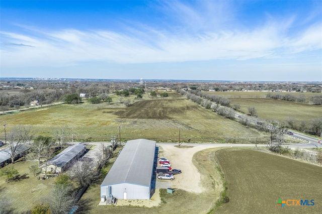 600 River Road, Martindale, TX 78655