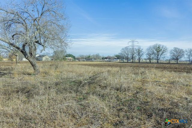 600 River Road, Martindale, TX 78655