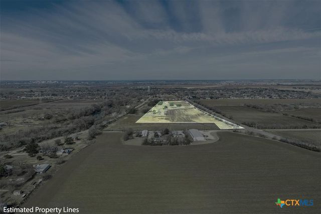 600 River Road, Martindale, TX 78655