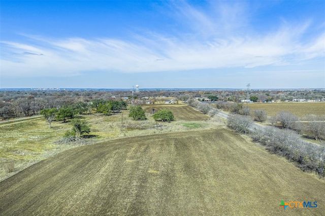 600 River Road, Martindale, TX 78655