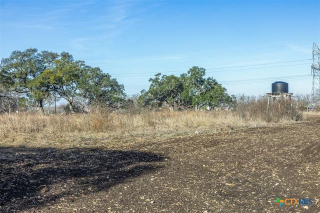 600 River Road, Martindale, TX 78655