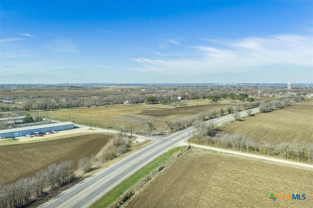 600 River Road, Martindale, TX 78655