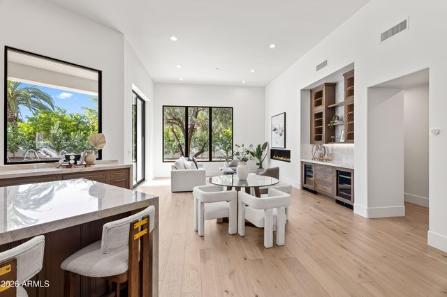 7180 E BELMONT Avenue, Paradise Valley, AZ 85253